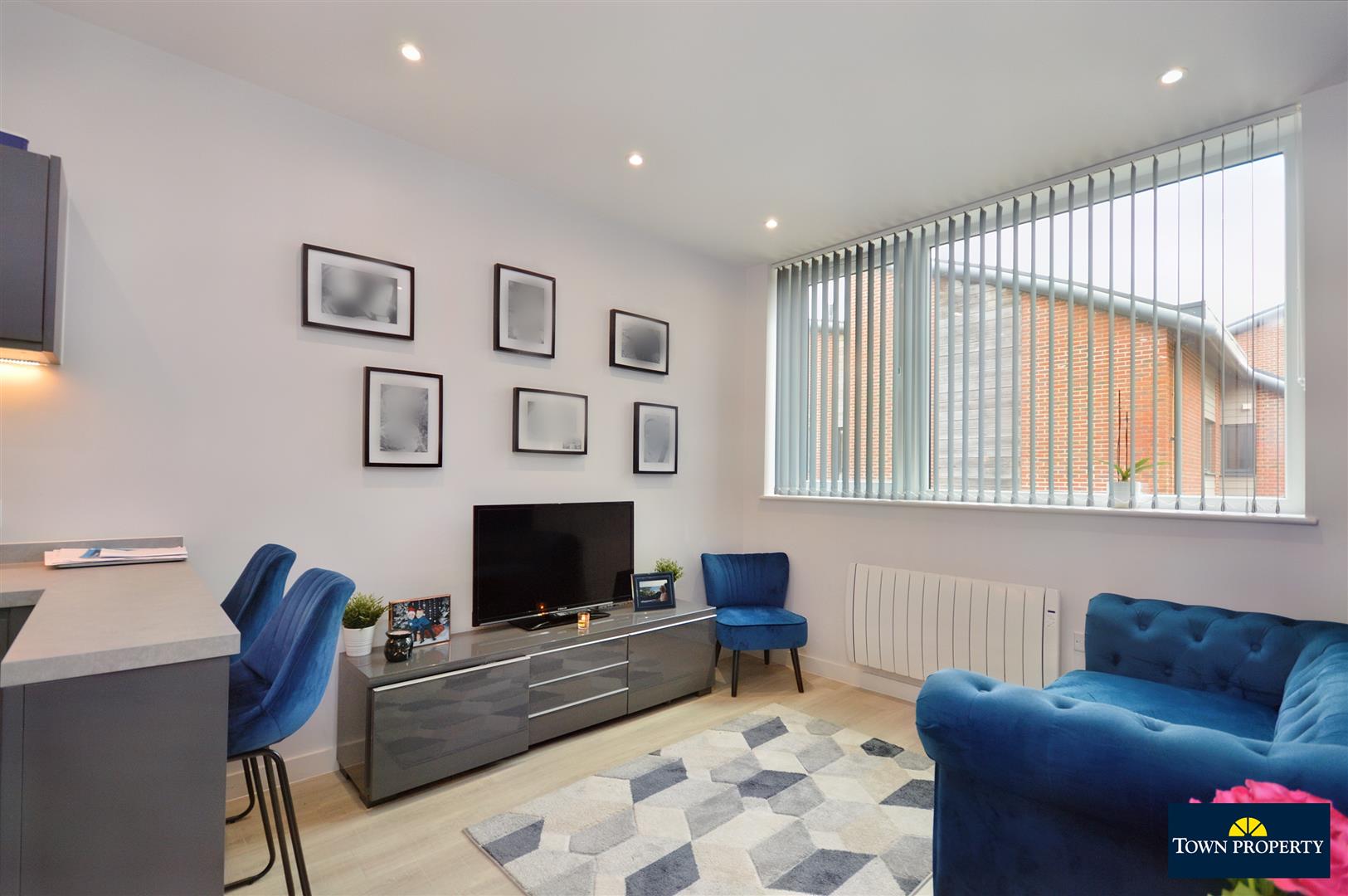 Property Details for 20 Upperton Road Eastbourne BN21 1AG Town